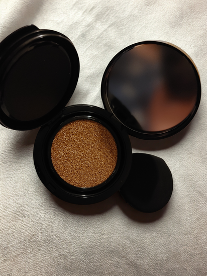 2LA Vampire Goddess Cushion open compact showing foundation sponge